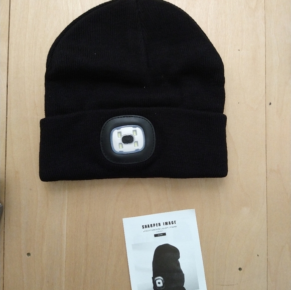Sharper Image Unisex Rechargeable LED Light Up Beanie NEW JN BOX Sku #206894-01 - Picture 3 of 6